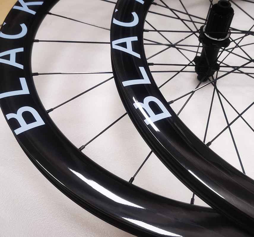عجلات دراجة هوائية كربونية مقا - مراجعة Gravel Bike Wheelset Carbon 700C وسعره